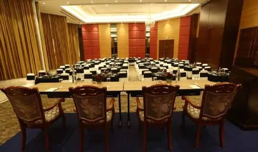 Flip set classroom-style for a conference